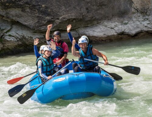 RAFTING Y ACTIVIDADES DE RÍO. Desde el 1 de abril hasta el 30 de octubre, dependiendo del caudal, desarrollaremos  nuestras actividades acuáticas: Rafting, Hidrospeed, Canoa, Canoraft, Paddle Surf, Gymkhana acuática familiar y muchas más. Varios Niveles de dificultad.