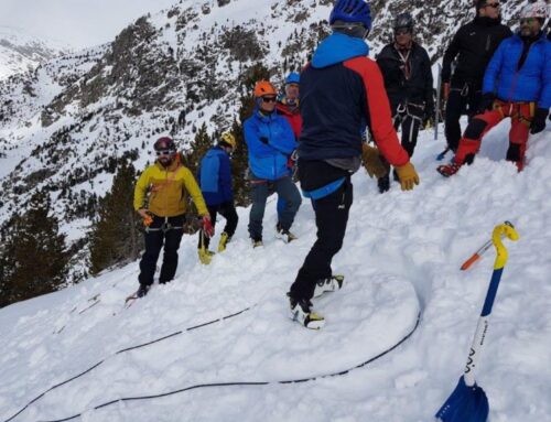 CURSOS DE ALTA MONTAÑA INVERNAL. Cursos de iniciación y perfeccionamiento, impartidos por Guías de Montaña de Aragón Aventura, durante los fines de semana y puentes del invierno 2025-2026.