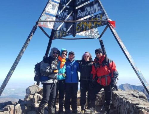 EXPEDICIÓN AL TOUBKAL (4.165 m).- Marruecos.  Una oportunidad para iniciarnos en el mundo de las montañas de cuatro mil metros sin dificultades técnicas, a la vez que descubrimos la exótica cultura y la amabilidad de las gentes de nuestro país vecino.  Salidas con guía de montaña local todo el año.